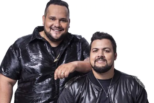 Zé Ricardo e Thiago esquentam o começo de feriado com show em SP