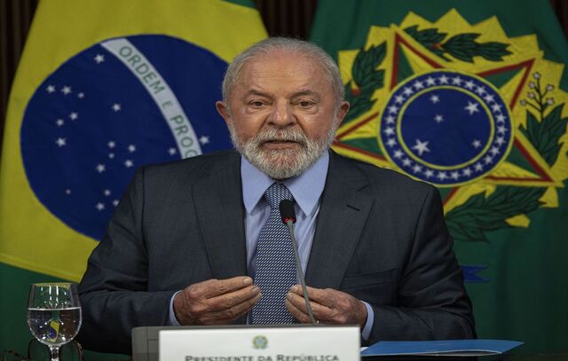 Lula avalia se viaja para SP amanhã para participar das comemorações do Dia do Trabalho