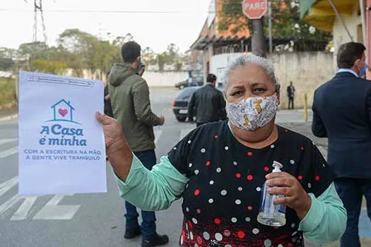 Prefeitura de São Bernardo entrega 85 escrituras no Loteamento Frei Damião