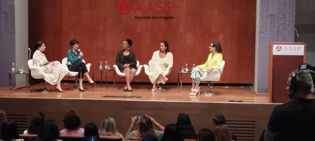 AASP abre o Mês da Mulher com a filósofa Viviane Mosé