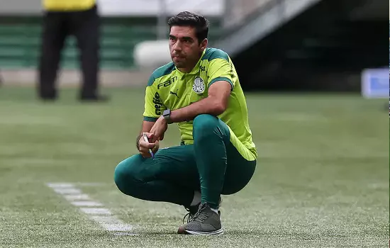 Abel Ferreira aceita proposta do Palmeiras e renova contrato