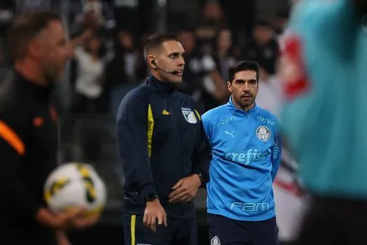 Abel ‘defende’ Palmeiras e faz metáfora com laranjas: ‘O que é jogar bem?’