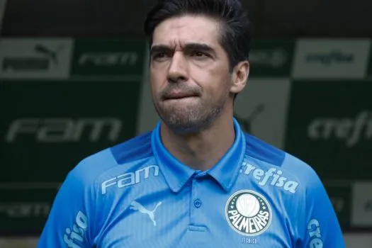 Abel Ferreira faz alerta para jovens do Palmeiras