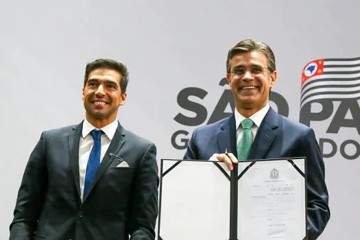 Abel Ferreira recebe medalha de mérito esportivo do Governo de São Paulo