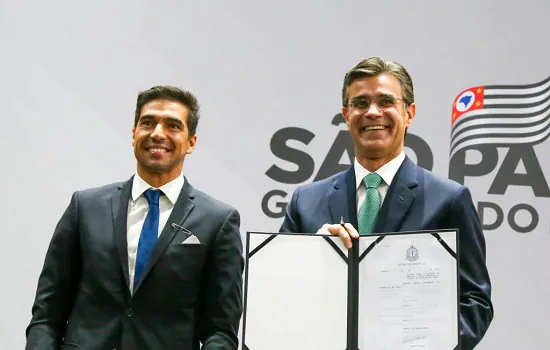 Abel Ferreira recebe medalha de mérito esportivo do Governo de São Paulo