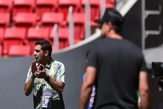 Abel Ferreira critica arbitragem da Supercopa e elogia desempenho do Palmeiras