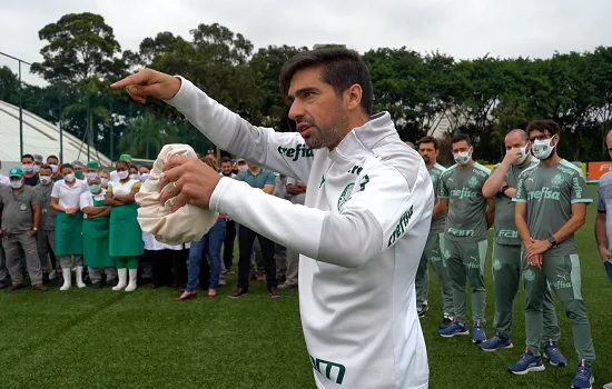 Abel recupera Palmeiras no Brasileirão e quer aproveitar crise do Grêmio