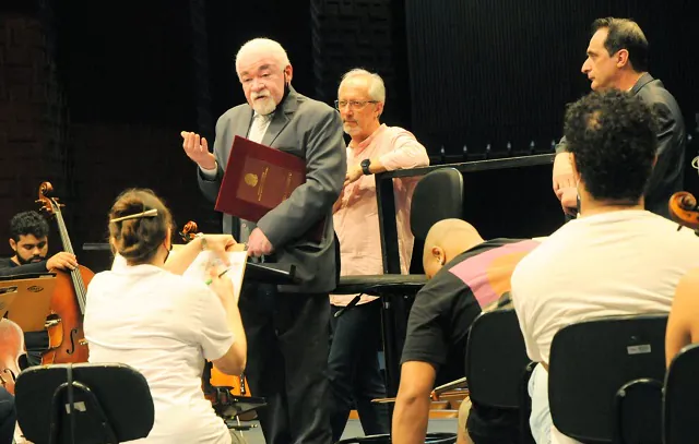 Maestro Abel Rocha recebe Diploma de Mérito Artístico da Ordem dos Músicos do Brasil