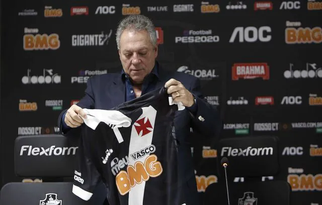 Abel Braga tranquiliza torcida após quedas e prevê ‘um grande Brasileirão’ do Vasco