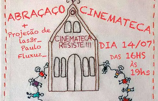 Evento abraçaço na Cinemateca ocorre em sinal de manifesto