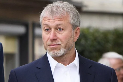 Roman Abramovich conclui venda do Chelsea a consórcio liderado por Todd Boehly