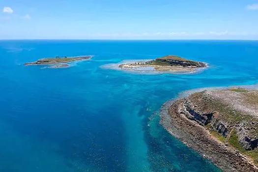 Manchas de óleo que atingem a Bahia já se aproximam do arquipélago de Abrolhos