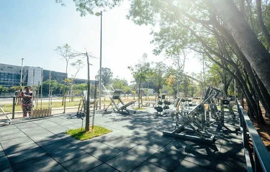 Prefeitura de SP inaugura academia ao ar livre no Parque das Bicicletas