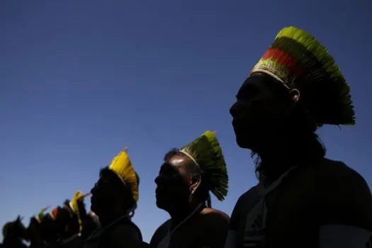 Indígenas protestam em Brasília contra marco temporal