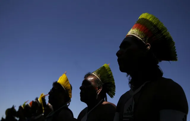 Indígenas protestam em Brasília contra marco temporal