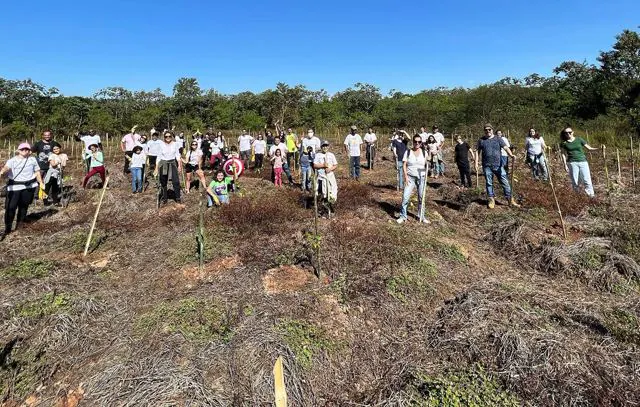 Parque Ecológico do Tietê recebe 2023 mudas de árvores nativas da Mata Atlântica