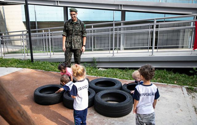 Escola de São Caetano realiza ação lúdica em parceria com Tiro de Guerra