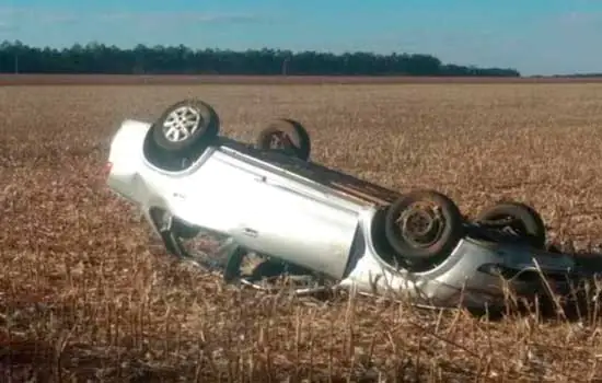 Mãe morre após filho assumir volante e capotar carro no Mato Grosso