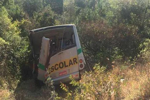 Ônibus escolar envolvido em acidente não tinha cinto de segurança