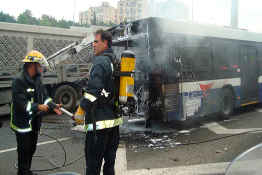 Maioria dos acidentes envolvendo ônibus tem pedestres como vítimas