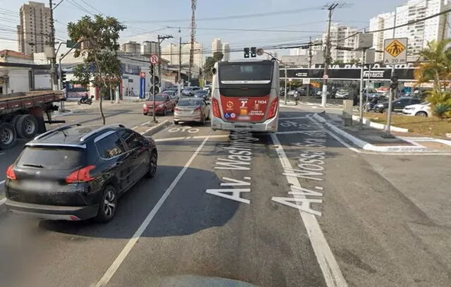 Carro atinge tanques de gasolina e deixa mortos em Santo Amaro