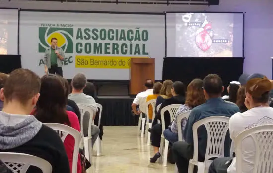 Especialista lança desafio para empresas atuarem no inconsciente do consumidor