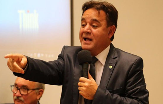 Patriota tenta conter racha provocado por Bolsonaro com nova convenção