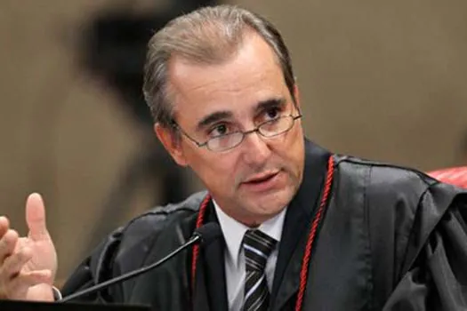 Ministro do TSE defende que voto impresso é inconstitucional