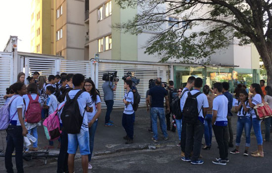 A tragédia comoveu os moradores do prédio e os alunos da escola que ficou fechada nesta quinta-feira