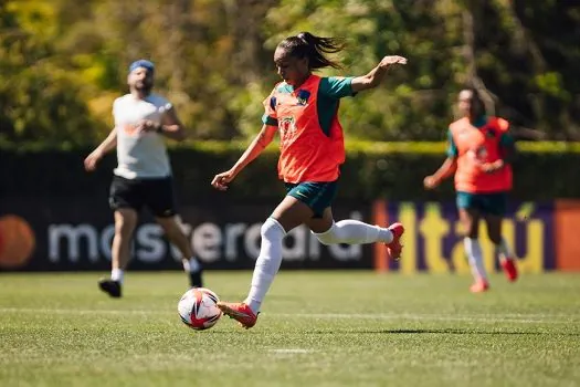 Com lesão no joelho, Adriana é cortada da seleção feminina; Pia chama Angelina