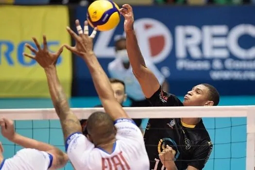 Ponteiro Adriano Xavier é convidado para treinos na Seleção Brasileira de Vôlei