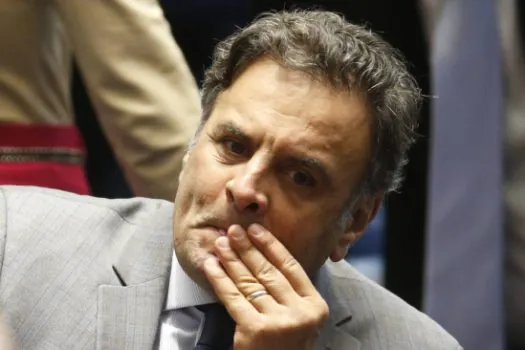 Gilmar autoriza PF a continuar investigação contra Aécio Neves