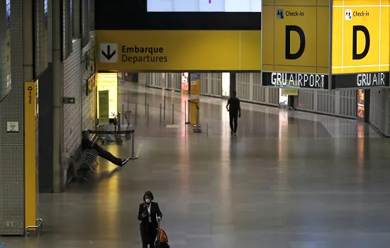 Três aeroportos brasileiros terão postos de vacinação contra covid-19