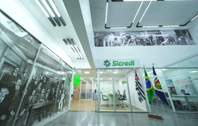 Sicredi inaugura agência em parceria com a ACISCS