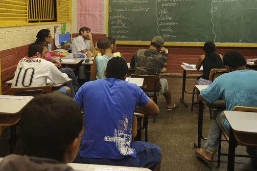 Bolsa de Iniciação Científica começará a ser paga em dezembro para três mil estudantes