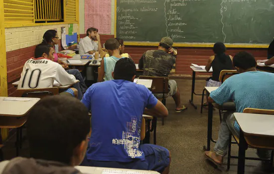 Bolsa de Iniciação Científica começará a ser paga em dezembro para três mil estudantes