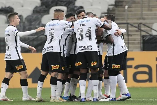 Corinthians leva sufoco, mas vence Atlético-GO