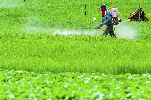 Após Rede, PSOL também vai ao Supremo contra liberação automática de agrotóxicos