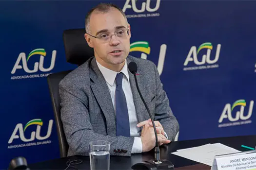 AGU prepara nova ação contra restrições de governadores e prefeitos na pandemia