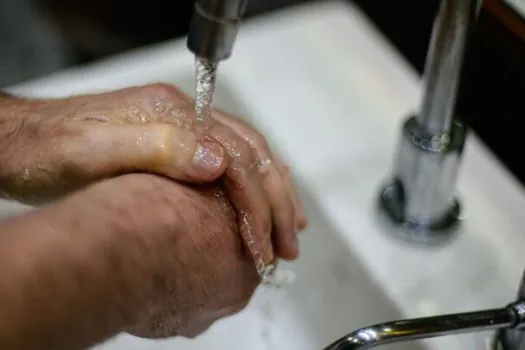 Sete em cada 10 brasileiros acham que água é um bem pouco cuidado