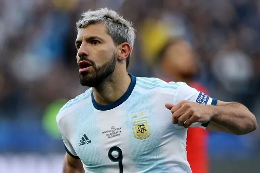 Scaloni afirma que conta com Agüero na seleção argentina “o mais breve possível”