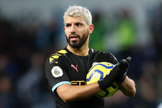 Agüero fala sobre problema cardíaco: “Sinto que não funciona mais do mesmo jeito”