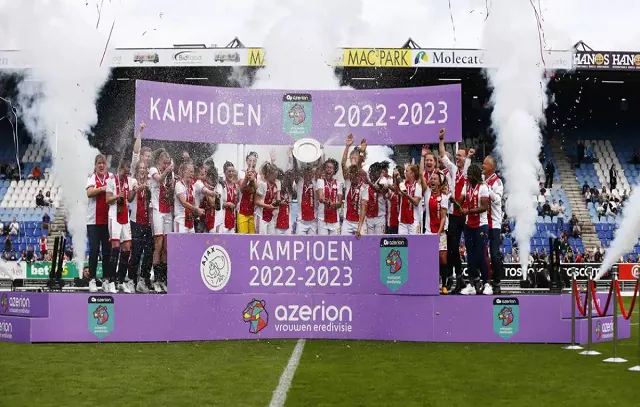 Ajax recusa comemoração pública de título feminino do Campeonato Holandês