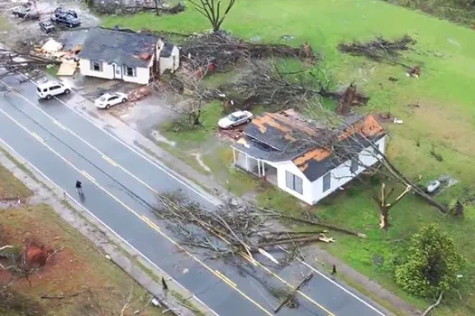 EUA: tornado atinge Alabama deixando rastro de morte e destruição