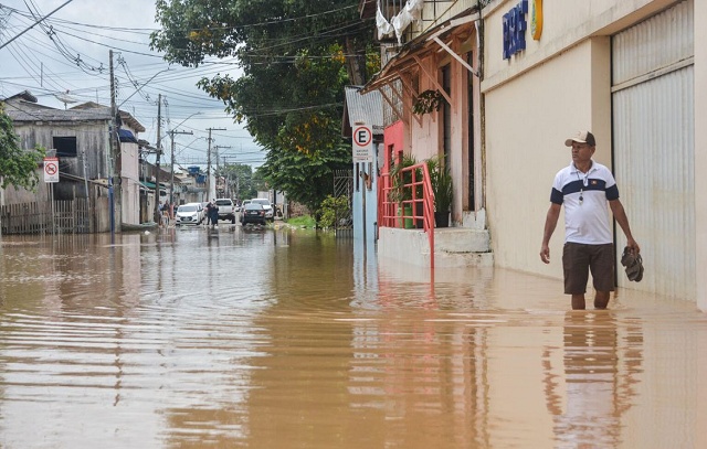 Mais de mil pessoas ficaram desabrigadas em Rio Branco