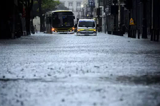 SP entra em estado de alerta para alagamentos e deslizamentos devido à chuva