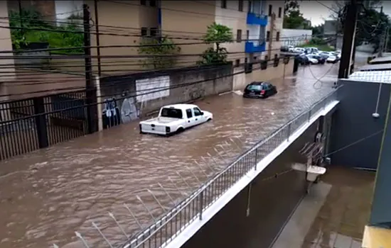 Chuva com granizo nesta terça