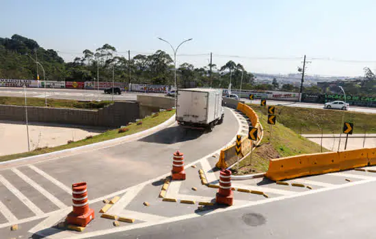 Prefeito Orlando Morando entrega novas alças de acesso na Estrada Galvão Bueno