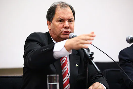 ‘Muda de opinião como troca de blusa’, diz líder ruralista sobre Kátia Abreu