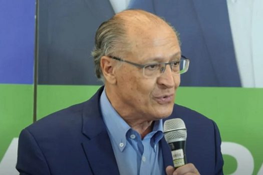 Relator cita orçamento ‘mais restritivo da história’ antes de reunião com Alckmin